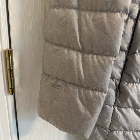 Eddie Bauer women’s puffer jacket size xs gray - Picture 2 of 5